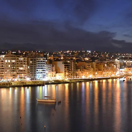 Trendy 3 Bedroom In Center Sliema