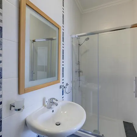 Trendy 3 Bedroom In Center 아파트 슬리에마