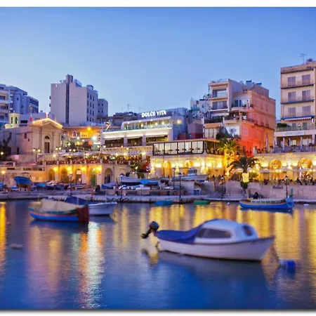Trendy 3 Bedroom In Center Sliema