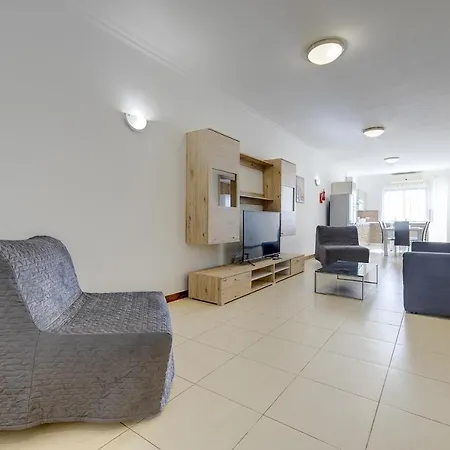 아파트 Trendy 3 Bedroom In Center 슬리에마